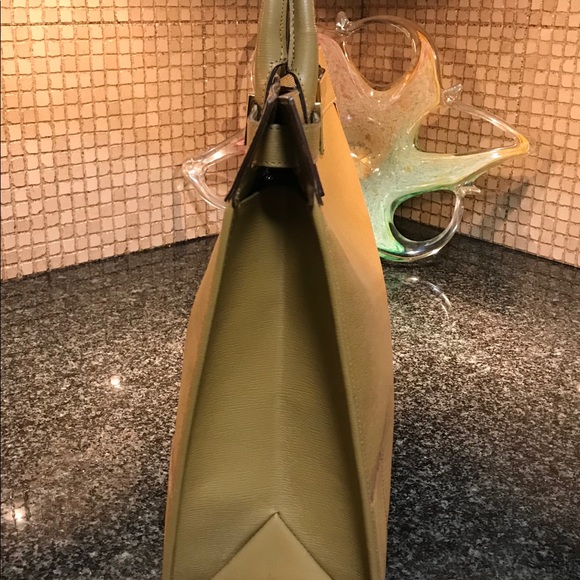 Authentic Gucci Hand Bag - Picture 3 of 8